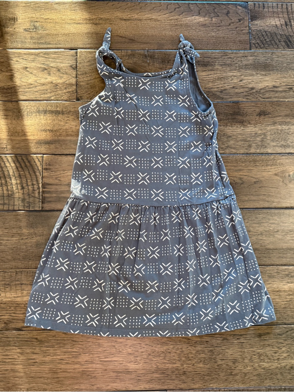 Tea Collection Gray Sleeveless Casual Dress with White Geometric Print, Size 7